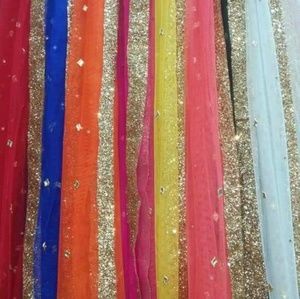 Meet your Posher, Mona